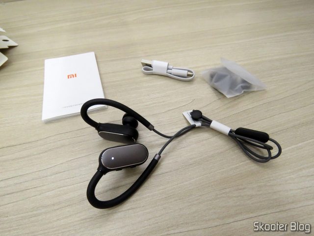 Xiaomi Bluetooth Sport Earbuds, e acessórios.