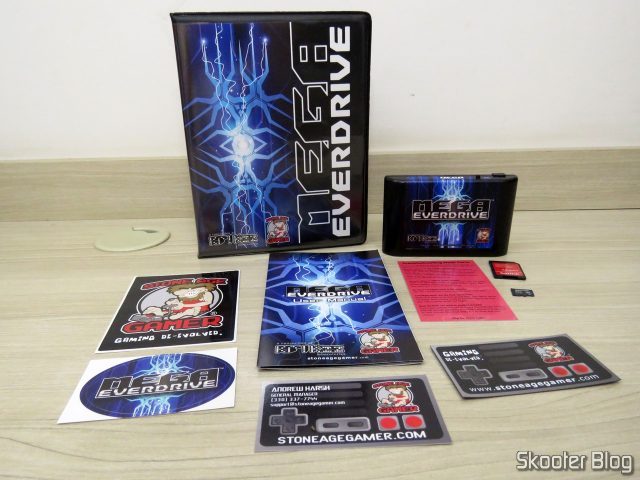 Mega EverDrive X7 - Deluxe Edition e todos os acessórios.