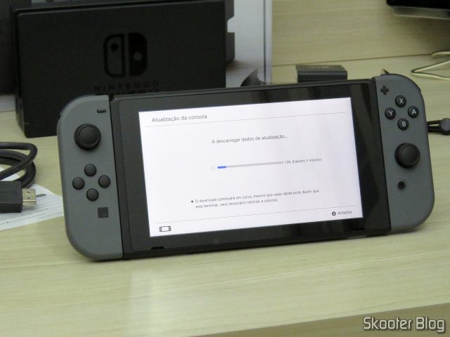 Nintendo Switch, baixando atualização por WiFi.