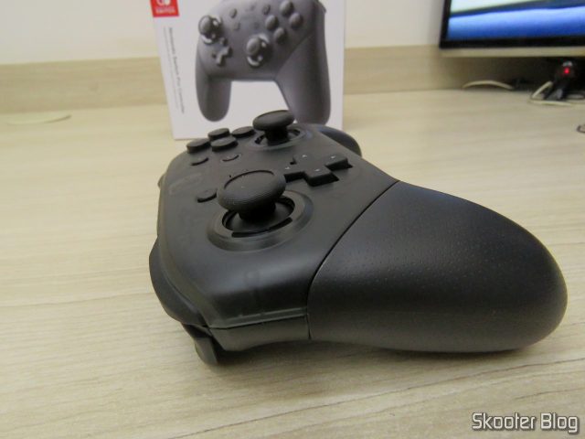 Nintendo Switch Pro Controller.
