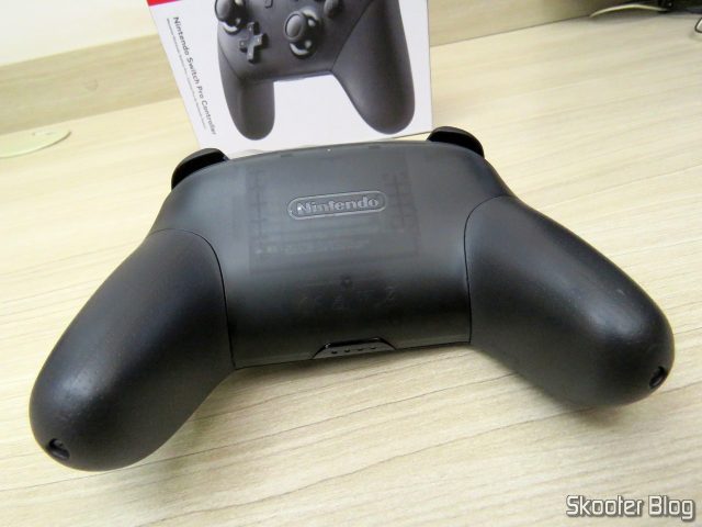 Nintendo Switch Pro Controller.