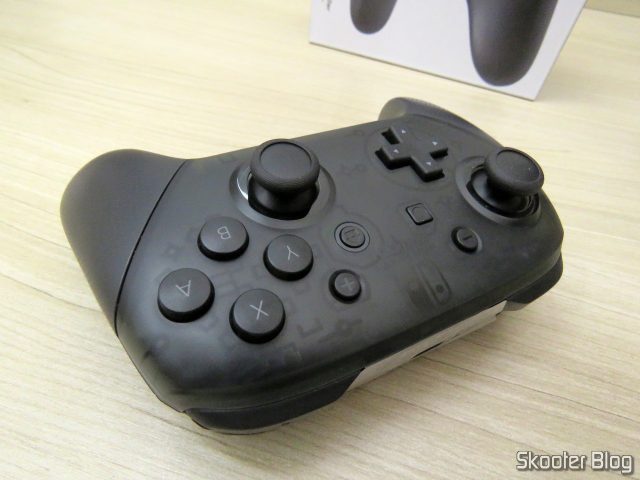 Nintendo Switch Pro Controller.