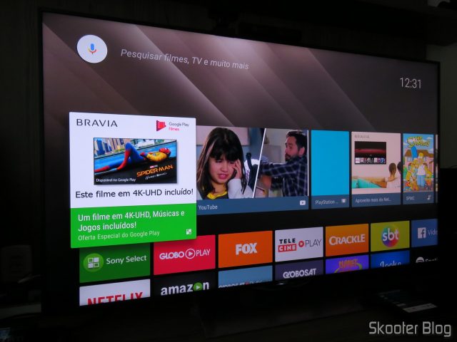 Menus do sistema operacional Android TV na Sony XBR-55X905E.