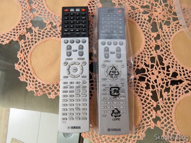 Controles Remotos do RM-A830 e do RM-A870.