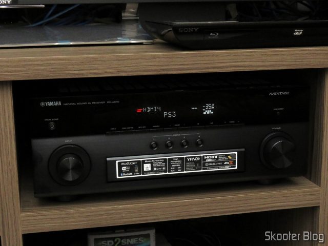 Receiver Yamaha Aventage RX-A870, identificando a fonte: Playstation 3.