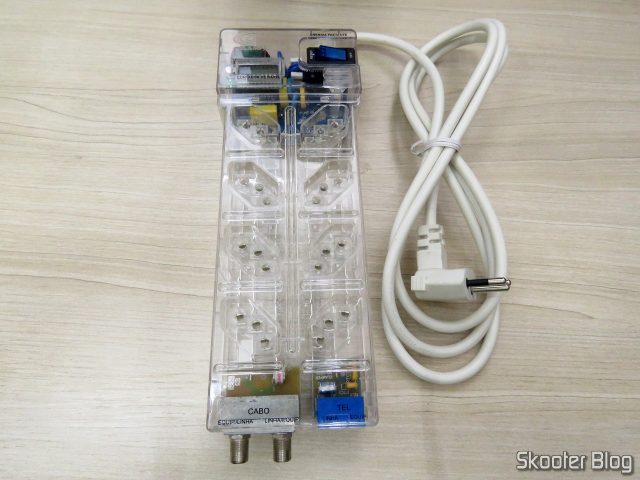 Clamper Multi Proteção com Contador de Surtos.
