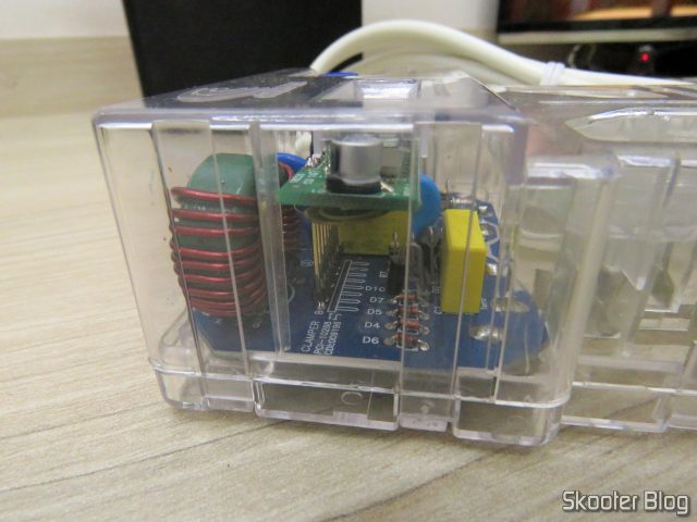 Clamper Multi Proteção com Contador de Surtos.