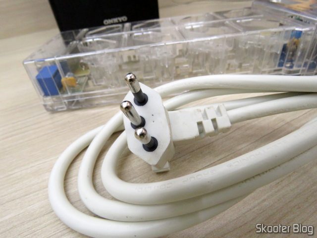 Clamper Multi Proteção com Contador de Surtos.