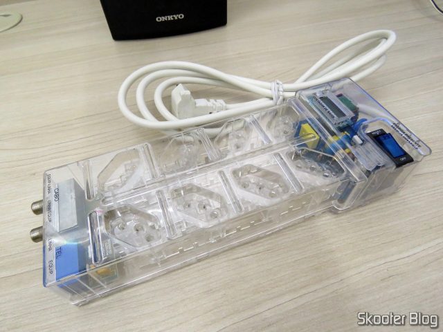 Clamper Multi Proteção com Contador de Surtos.