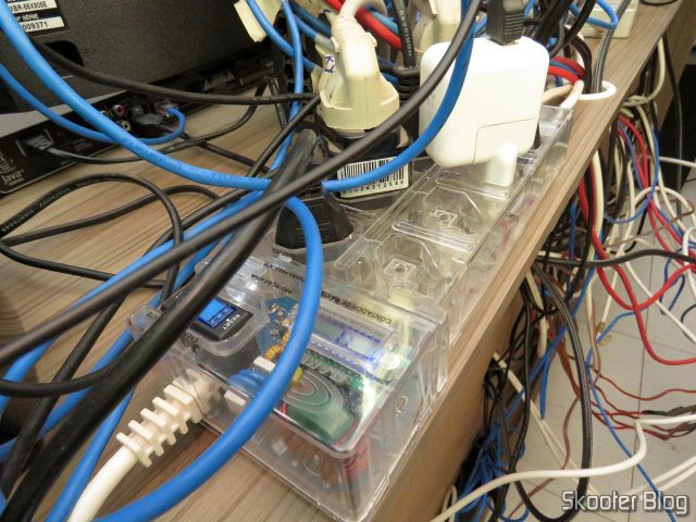 Clamper Multi Proteção com Contador de Surtos, em funcionamento.