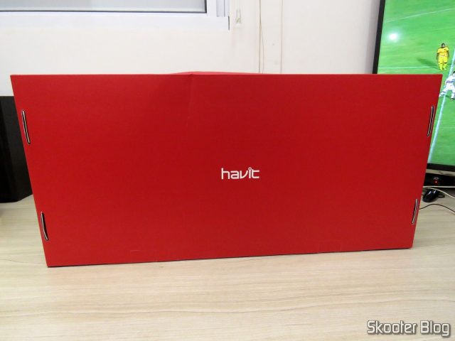 Teclado Mecânico Havit HV-KB370L RGB, em sua embalagem.