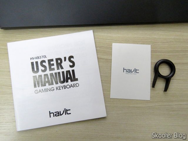 Manual e extrator de teclas do Teclado Mecânico Havit HV-KB370L RGB.