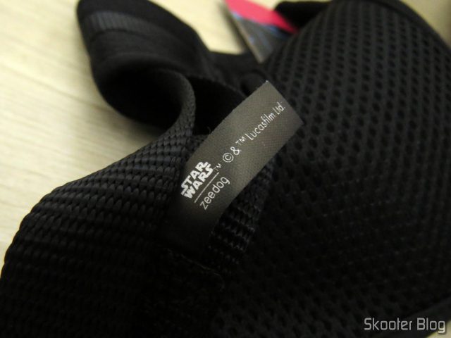 Selo mostrando que trata-se de um produto usando a marca Star Wars de maneira licenciada.
