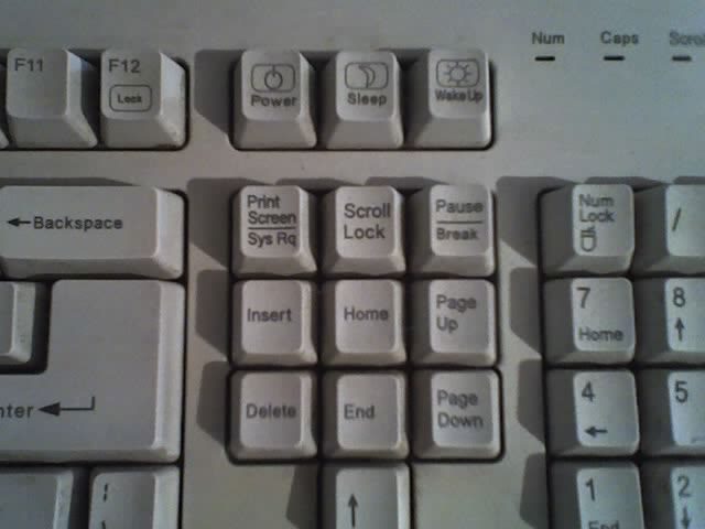 Teclados bizarros que surgiram na época do Windows 95.
