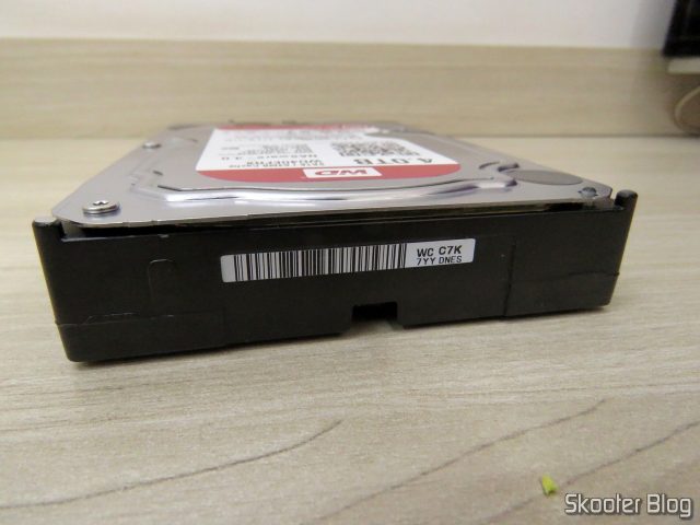 HDD Western Digital 3.5" Red, modelo WD40EFRX de 4TB.