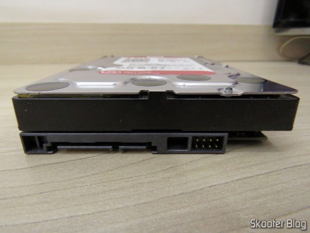 HDD Western Digital 3.5" Red, modelo WD40EFRX de 4TB.