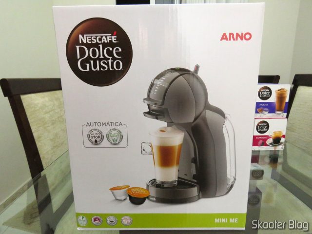 A Cafeteira Nescafé Dolce Gusto Mini Me Preta.