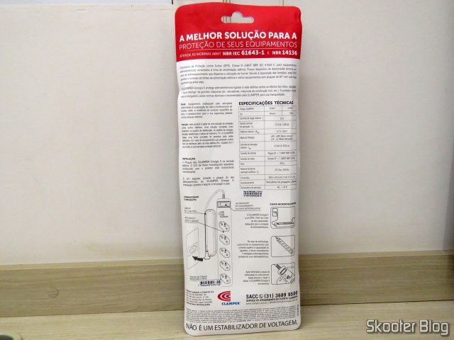 Filtro De Linha Clamper 5 Tomadas iCLAMPER Energia 5 Preto, em sua embalagem.