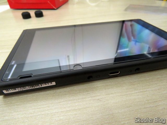 A Película de Vidro Temperado aplicada no Nintendo Switch.