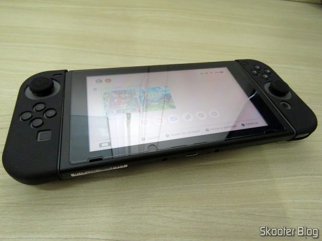 A Película de Vidro Temperado aplicada no Nintendo Switch.