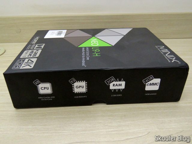 Lateral direita da caixa do Minix NEO U9-H.