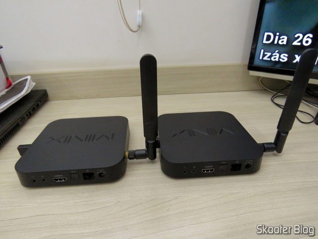 Minix NEO U1 e Minix NEO U9-H lado a lado: indistinguíveis na aparência externa.