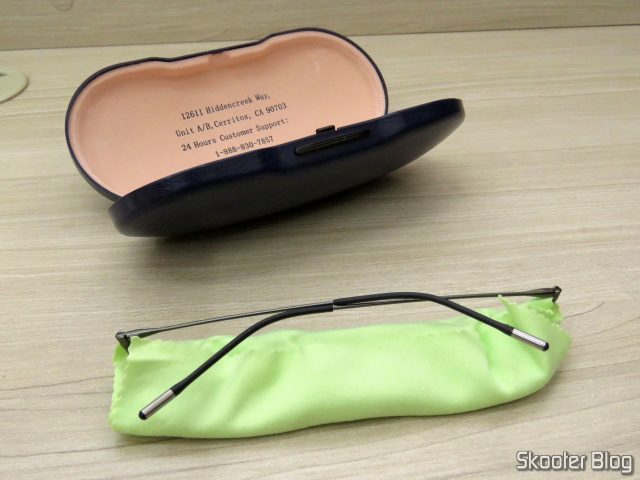 Óculos de Grau com Lente 1.67 Super Fina (G4U Y3229 Rectangle Eyeglasses 124477-c), e o estojo da Goggles4U.