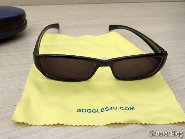 Óculos de Sol com Grau, Lente Preta Escura (G4U T3022 Rectangle Eyeglasses 124765-c).
