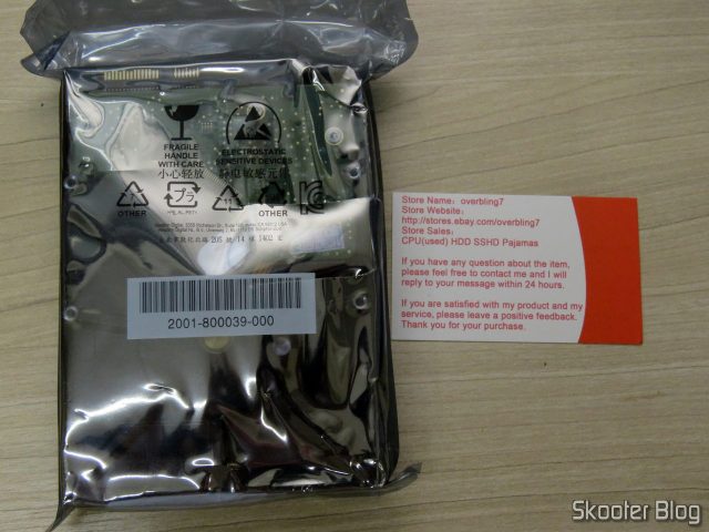 2º HDD Western Digital 3.5″ Red WD40EFRX 4TB 5400RPM 64M SATA3 NAS Desktop HDD, em sua embalagem.