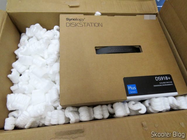 Pacote da Box1 com o Synology 4 bay NAS DiskStation DS918+ (Diskless).