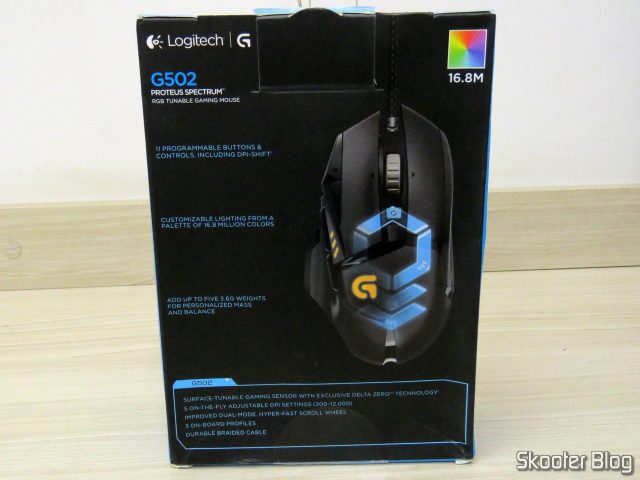 Logitech G502 Proteus Spectrum RGB Tunable Gaming Mouse, em sua embalagem.