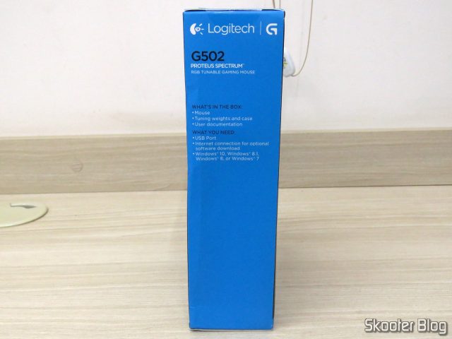 Logitech G502 Proteus Spectrum RGB Tunable Gaming Mouse, em sua embalagem.