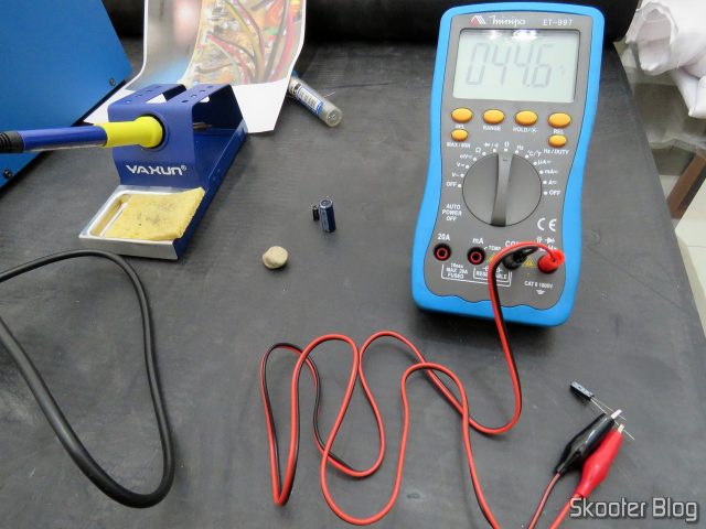 Capacitância do novo capacitor de 47µF, dentro do normal.
