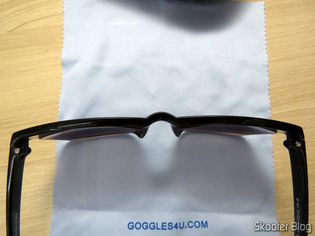 Detalhe do Óculos de Sol com Grau da Goggles4U.