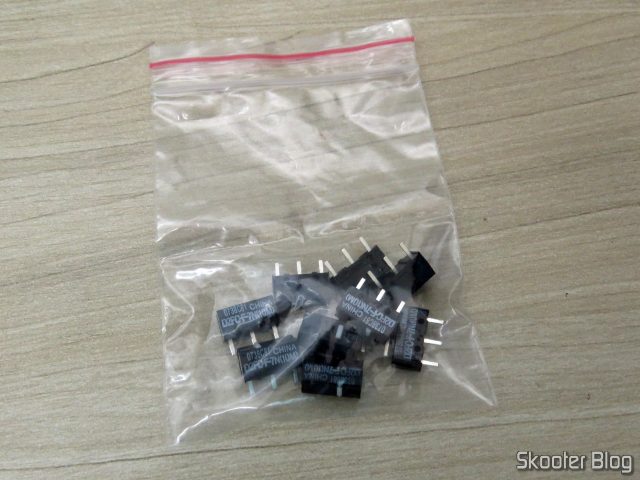Pacote com 10 Micro Switch Omron D2FC-F-7N (10M) para Mouse Logitech e Microsoft.