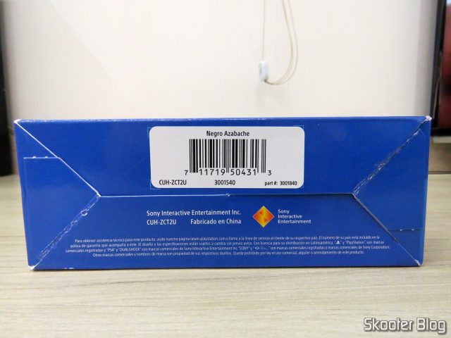 Controle PS4 Playstation 4 Dualshock 4 Original Sony Sem Fio, em sua embalagem.