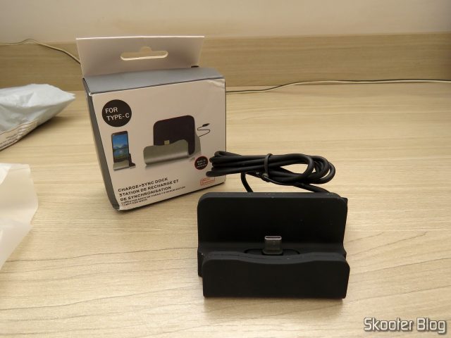 O terceiro Dock Station para Celular com Plug USB Tipo C.