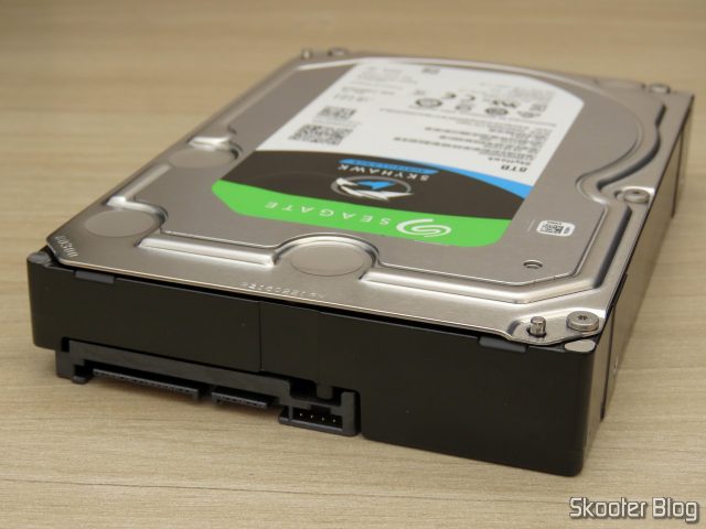 HDD Seagate ST8000VX0022 8TB 7200rpm 256MB cache.