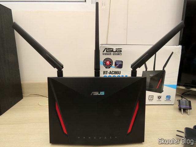 Roteador ASUS RT-AC86U.