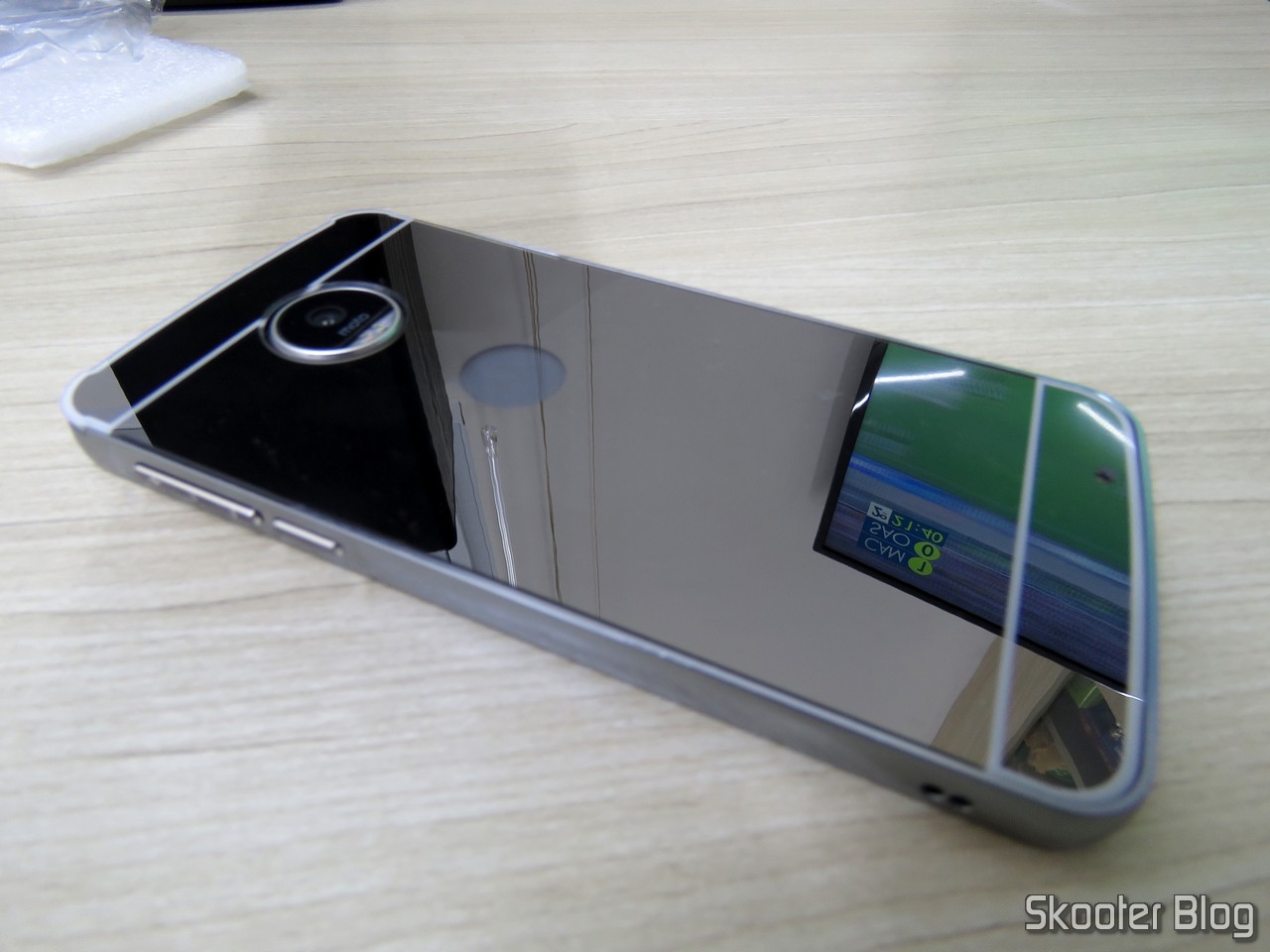 Review] Capa-Bumper de Luxo Metálica Espelhada para Motorola Moto Z Play -  AliExpress - Skooter Blog