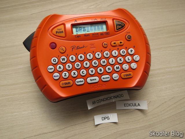 Primeiras Etiquetas feitas com o Rotulador Eletrônico Brother PT70.