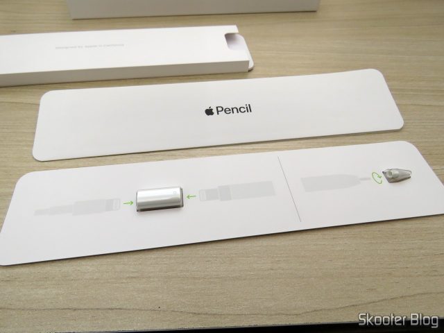 Apple Pencil para iPad MKC0C2LZ/A, e seus acessórios.