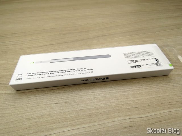 Apple Pencil Case, em sua embalagem.