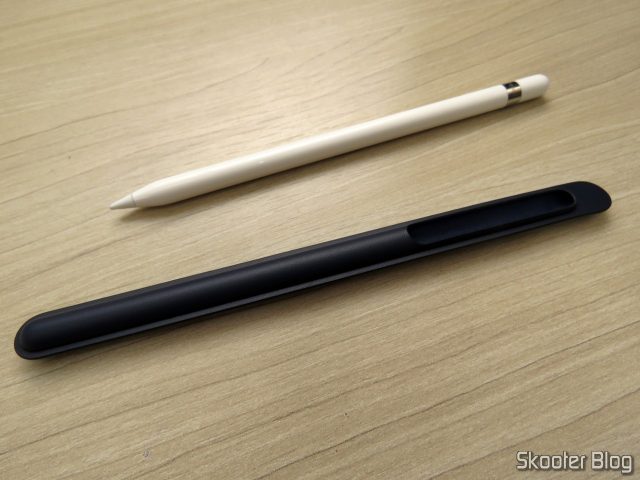 Apple Pencil Case e Apple Pencil.