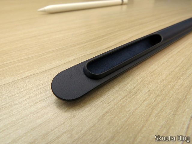 Detalhe do Apple Pencil Case.