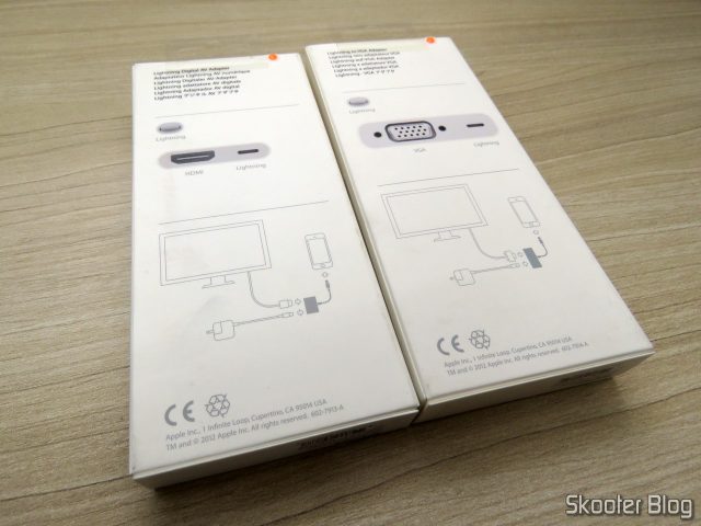 Apple Lightning Digital AV Adapter e Lightning to VGA Adapter, em suas embalagens.