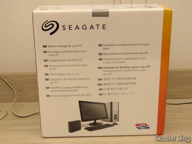 Seagate Expansion 8TB Desktop External Hard Drive USB 3.0 (STEB8000100), em sua embalagem.