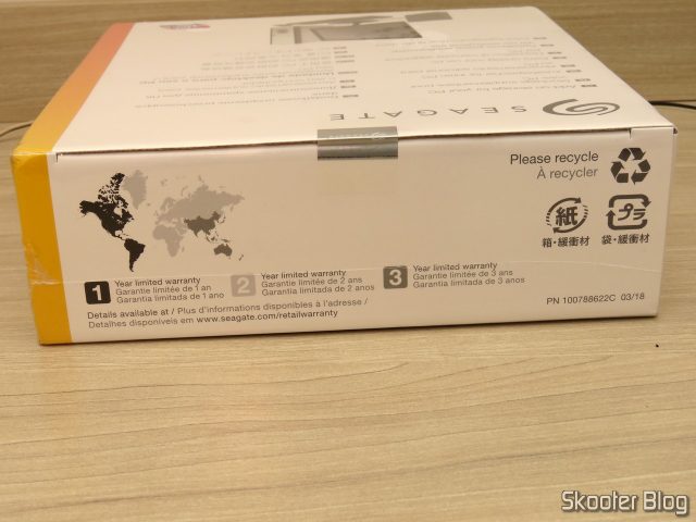 Seagate Expansion 8TB Desktop External Hard Drive USB 3.0 (STEB8000100), em sua embalagem.
