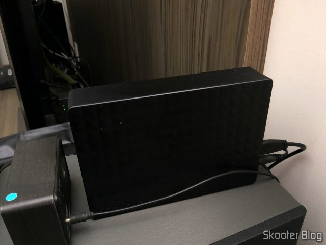 HD Externo Seagate Expansion 8TB em funcionamento.