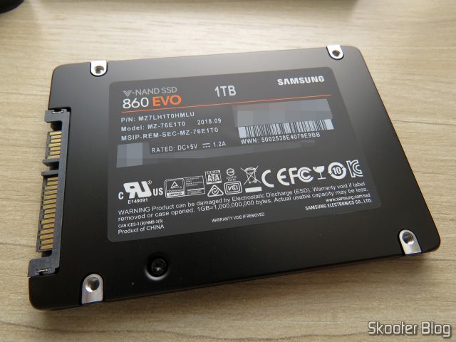 Samsung 860 EVO 1TB 2.5 Inch SATA III Internal SSD (MZ-76E1T0B/AM).